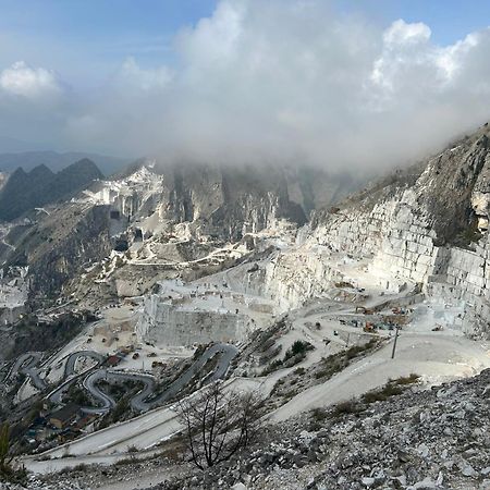 La Porta Sui Monti Di Luna Carrara Eksteriør billede