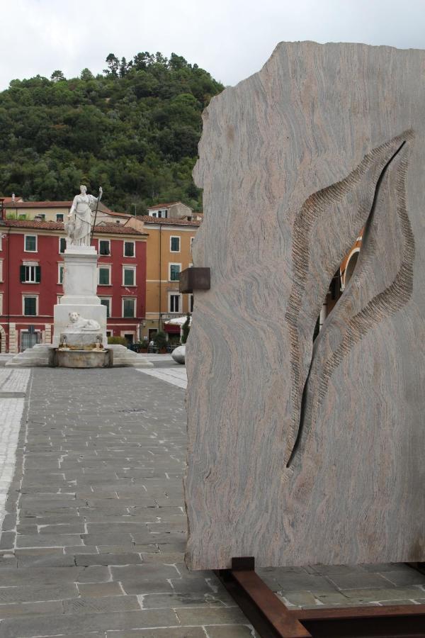 La Porta Sui Monti Di Luna Carrara Eksteriør billede
