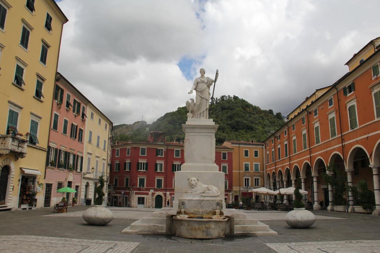 La Porta Sui Monti Di Luna Carrara Eksteriør billede
