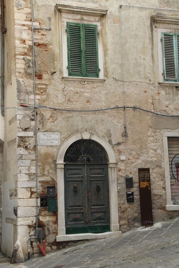 La Porta Sui Monti Di Luna Carrara Eksteriør billede