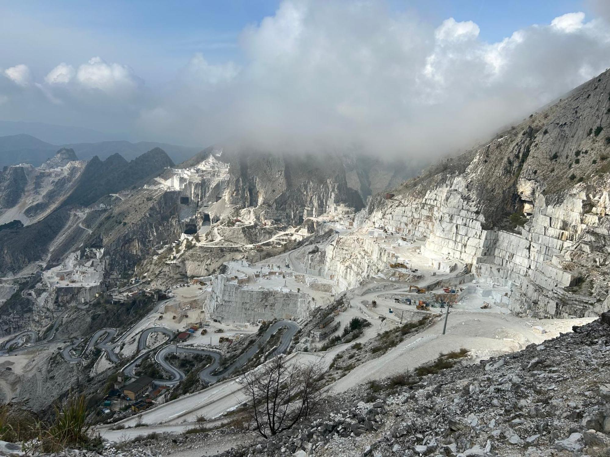 La Porta Sui Monti Di Luna Carrara Eksteriør billede